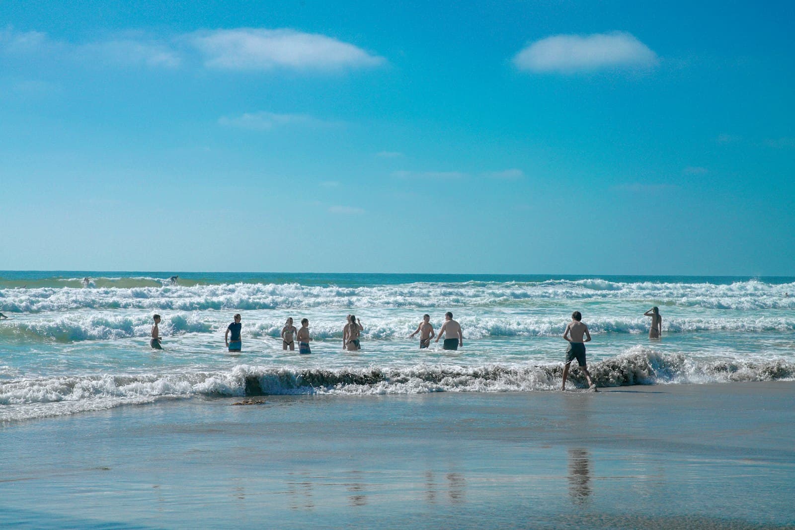 A broad San Diego beach in the afternoon